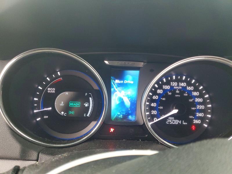2015 Hyundai Sonata Hybrid მანქანა იყიდება აუქციონზე, vin: KMHEC4A4XFA127830, აუქციონის ნომერი: 45988746