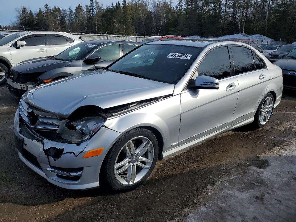 2013 Mercedes-benz C მანქანა იყიდება აუქციონზე, vin: WDDGF8AB8DG119512, აუქციონის ნომერი: 41690866