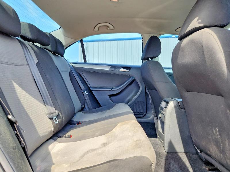 47069686 :رقم المزاد ، 3VW2B7AJ7JM240516 vin ، 2018 Volkswagen Jetta مزاد بيع