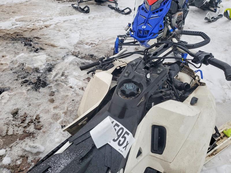 79561595 :رقم المزاد ، 2BPSVHJF8JV000015 vin ، 2018 Ski Doo Freeride 154 S-38 85 مزاد بيع