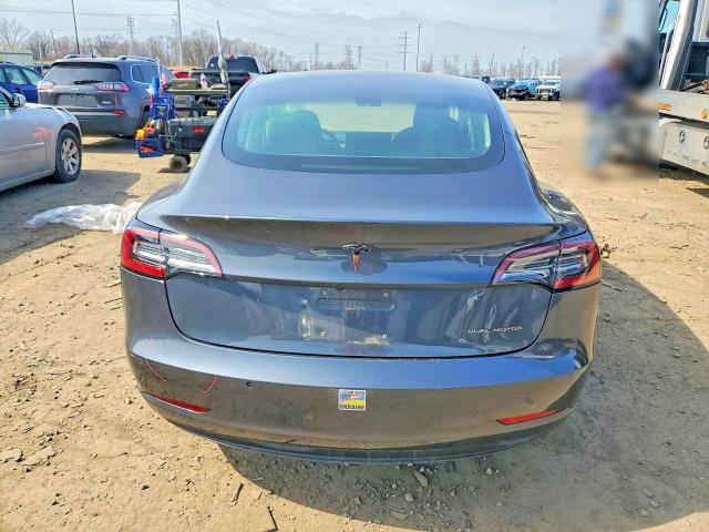 47703436 :رقم المزاد ، 5YJ3E1EB3JF054815 vin ، 2018 Tesla Model 3 مزاد بيع