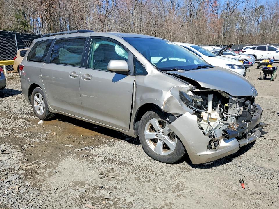 Aukcja sprzedaży 2015 Toyota Sienna, vin: 5TDKK3DC8FS677490, numer aukcji: 79917935