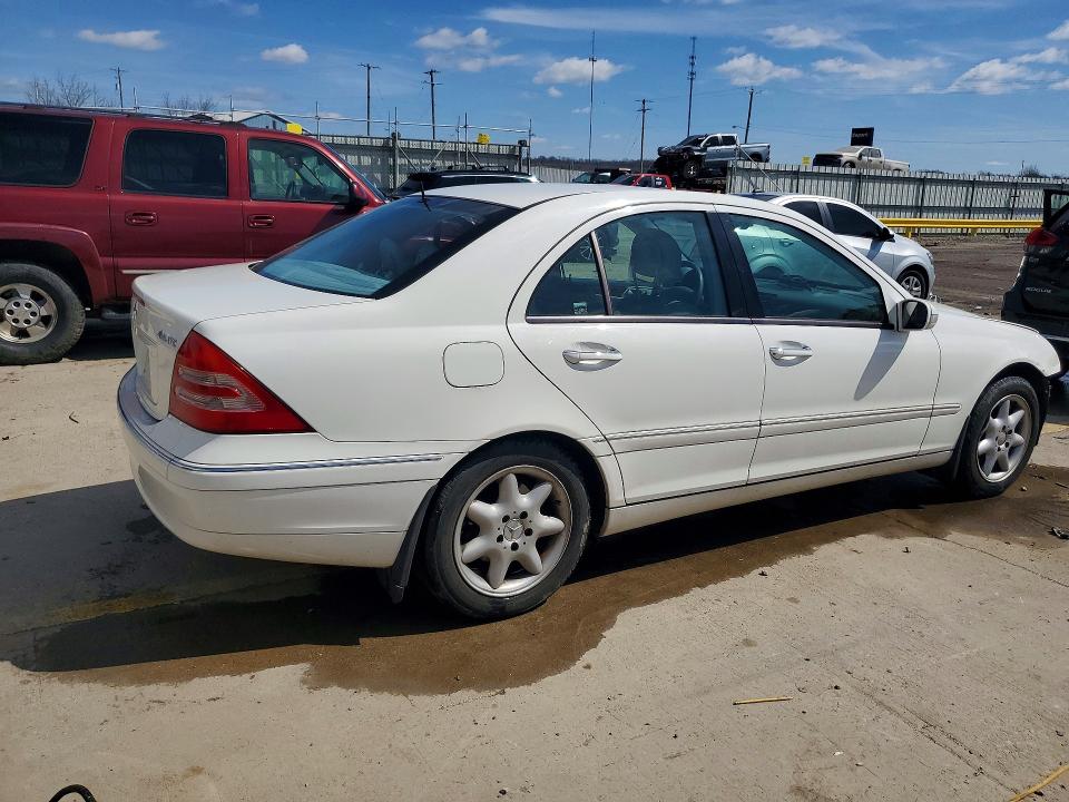 47206116 :رقم المزاد ، WDBRF84J64F457033 vin ، 2004 Mercedes-benz C مزاد بيع