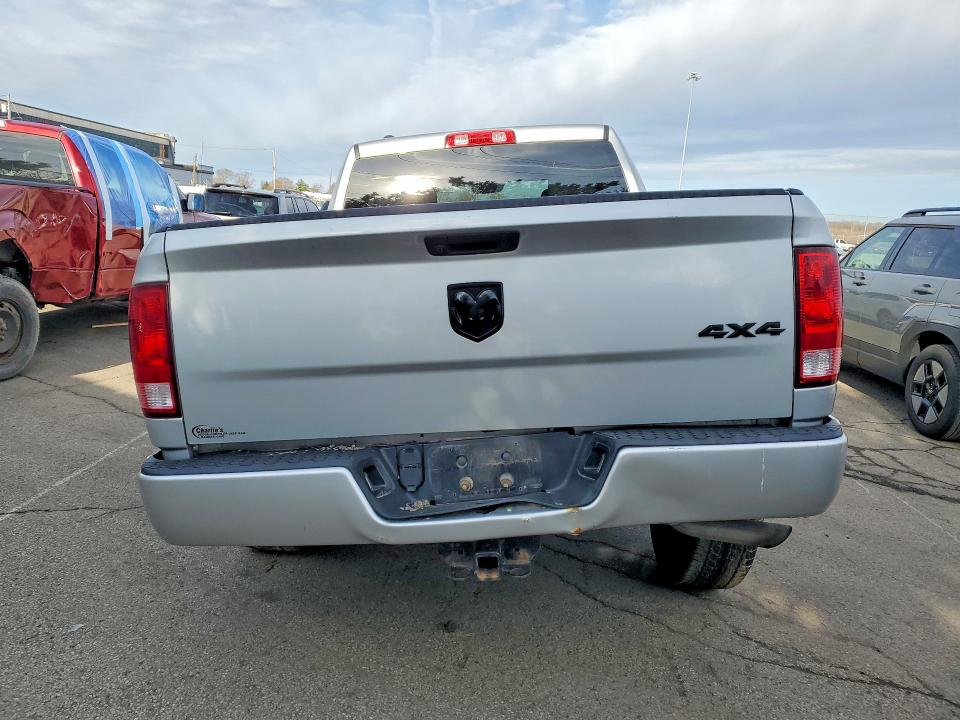 45630236 :رقم المزاد ، 1C6RR7FG3KS537373 vin ، 2019 Ram 1500 Classic مزاد بيع