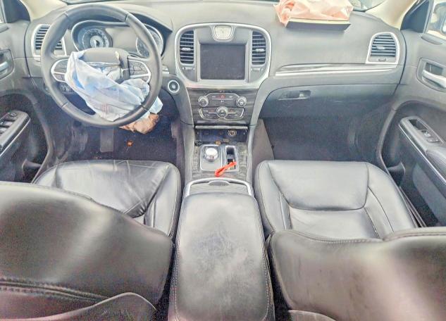 41606436 :رقم المزاد ، 2C3CCARG2JH235026 vin ، 2018 Chrysler 300 مزاد بيع