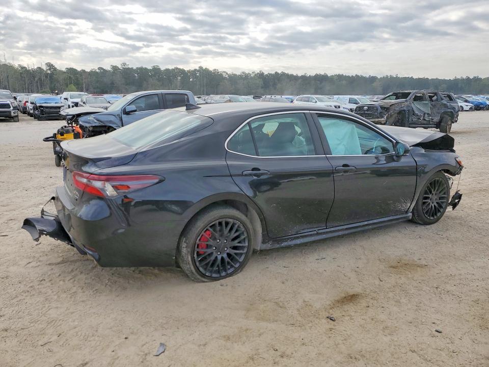 47494926 :رقم المزاد ، 4T1T11AK2NU694637 vin ، 2022 Toyota Camry مزاد بيع