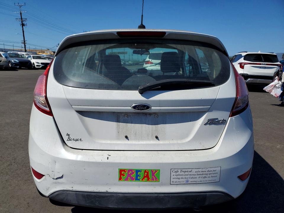 45497096 :رقم المزاد ، 3FADP4TJ8FM138745 vin ، 2015 Ford Fiesta مزاد بيع