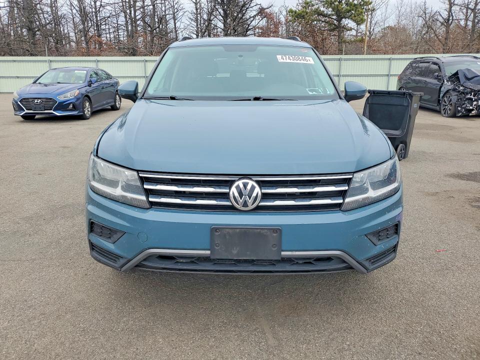 47430846 :رقم المزاد ، 3VV0B7AXXKM117696 vin ، 2019 Volkswagen Tiguan مزاد بيع
