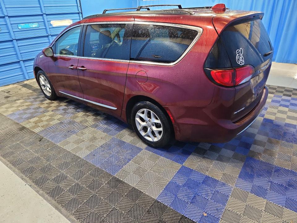 2017 Chrysler Pacifica მანქანა იყიდება აუქციონზე, vin: 2C4RC1BG4HR518354, აუქციონის ნომერი: 45922806