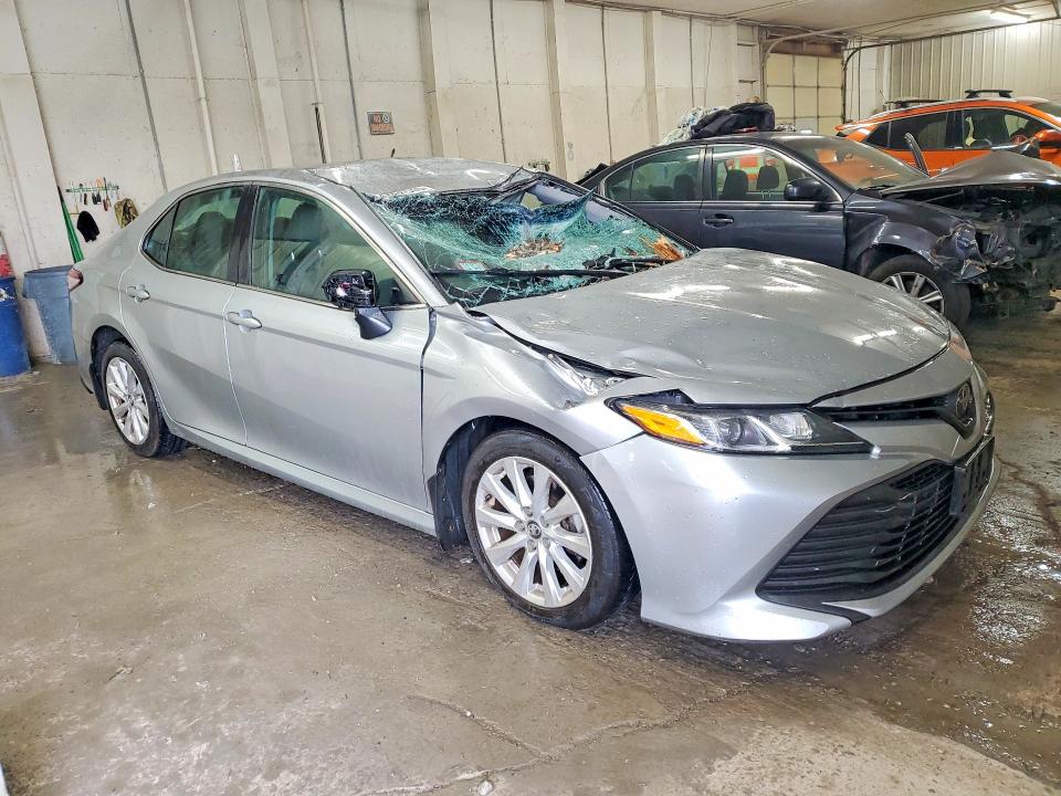 2018 Toyota Camry მანქანა იყიდება აუქციონზე, vin: 4T1B11HK5JU621385, აუქციონის ნომერი: 46488546