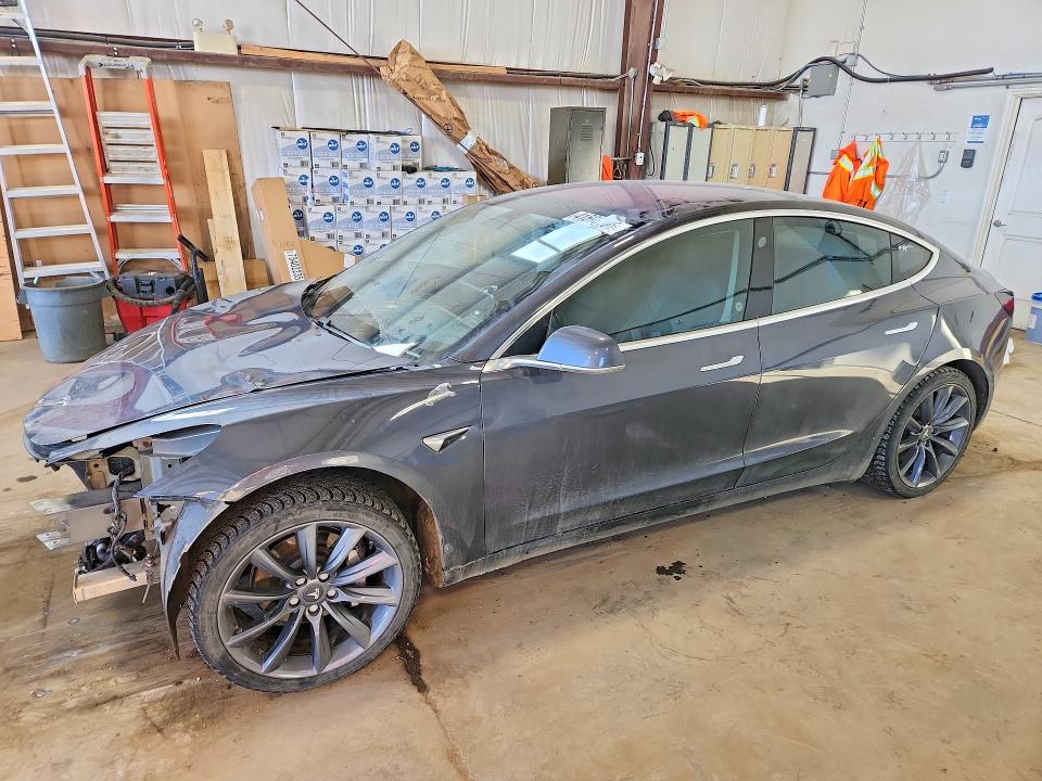 41596706 :رقم المزاد ، 5YJ3E1EA2JF028861 vin ، 2018 Tesla Model 3 مزاد بيع