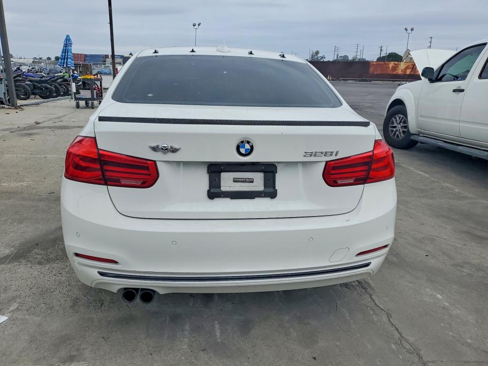 Продаж на аукціоні авто 2016 Bmw 328, vin: WBA8E9G59GNU30470, номер лоту: 47254766
