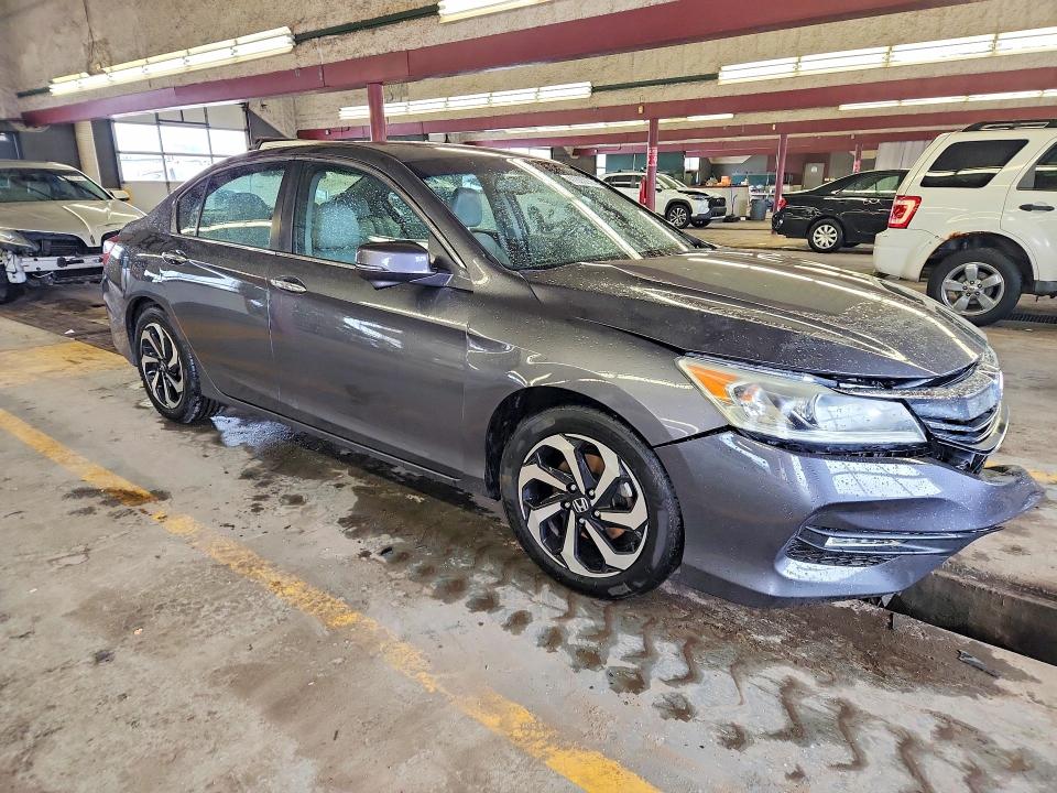 Продажа на аукционе авто 2017 Honda Accord, vin: 1HGCR2F83HA011092, номер лота: 41923276