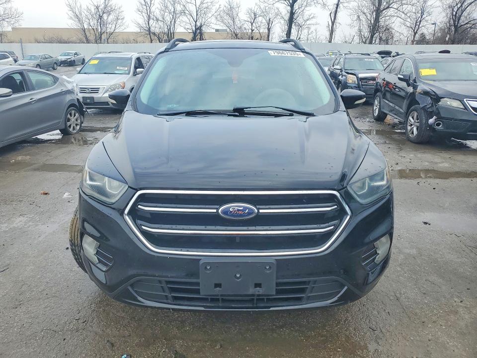 Продажа на аукционе авто 2017 Ford Escape, vin: 1FMCU0JD3HUA80896, номер лота: 79667535
