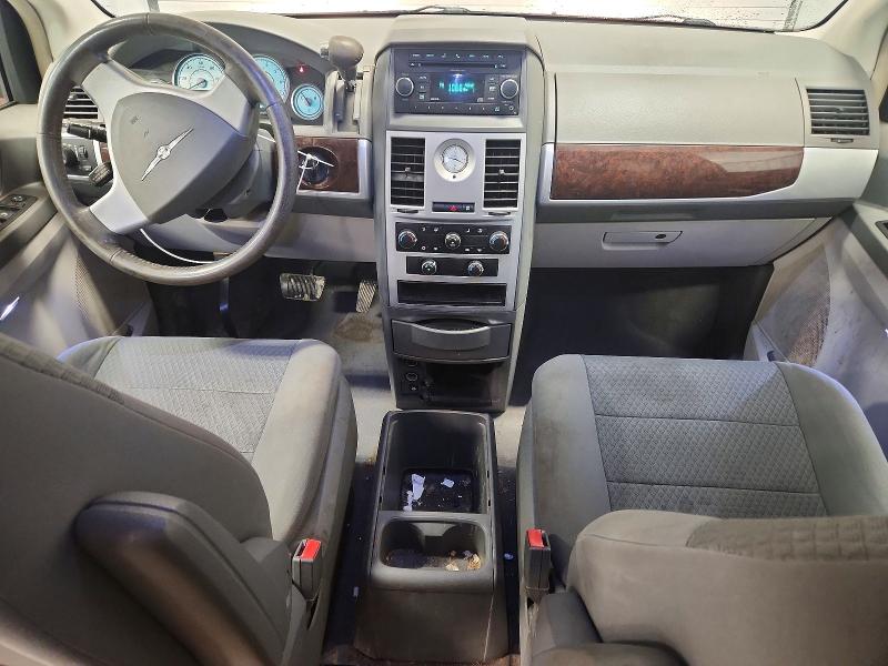 41649596 :رقم المزاد ، 2A4RR5D1XAR204240 vin ، 2010 Chrysler Town & Country مزاد بيع