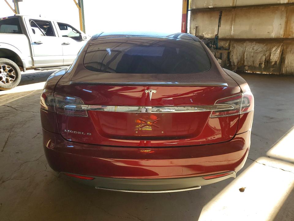 46685706 :رقم المزاد ، 5YJSA1DP1CFS00460 vin ، 2012 Tesla Model S مزاد بيع
