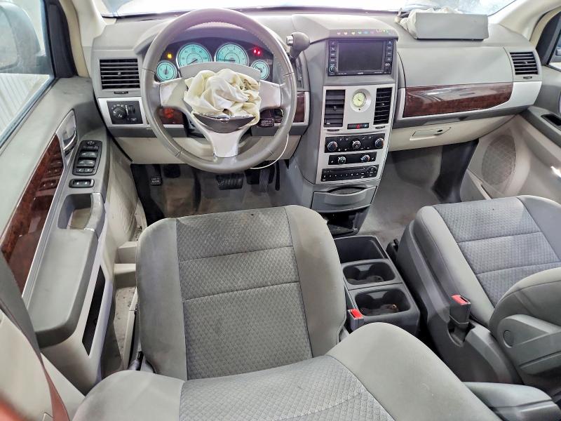 2010 Chrysler Town & Country მანქანა იყიდება აუქციონზე, vin: 2A4RR5DX7AR400480, აუქციონის ნომერი: 41900216