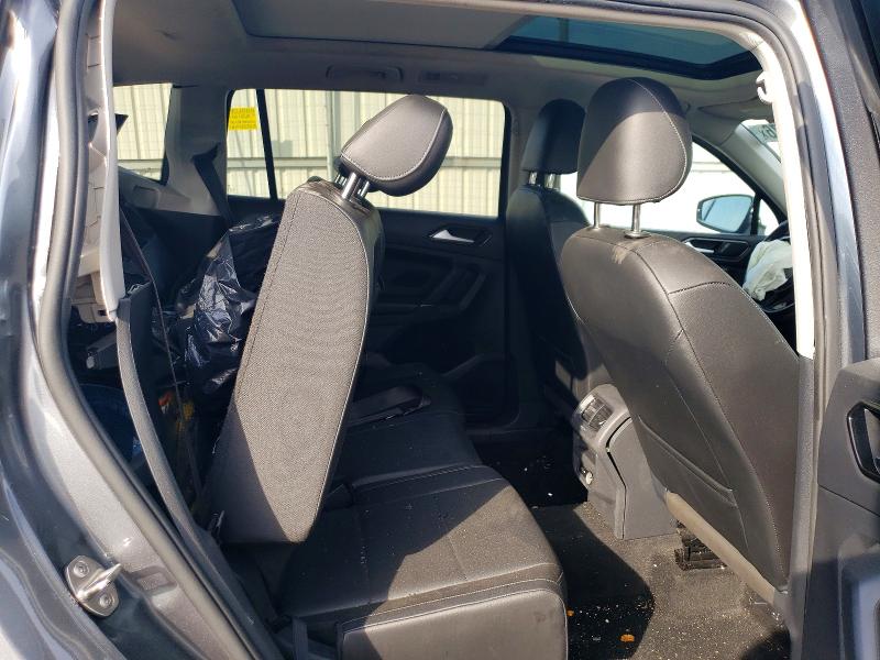 48119676 :رقم المزاد ، 3VV2B7AX7JM113189 vin ، 2018 Volkswagen Tiguan مزاد بيع