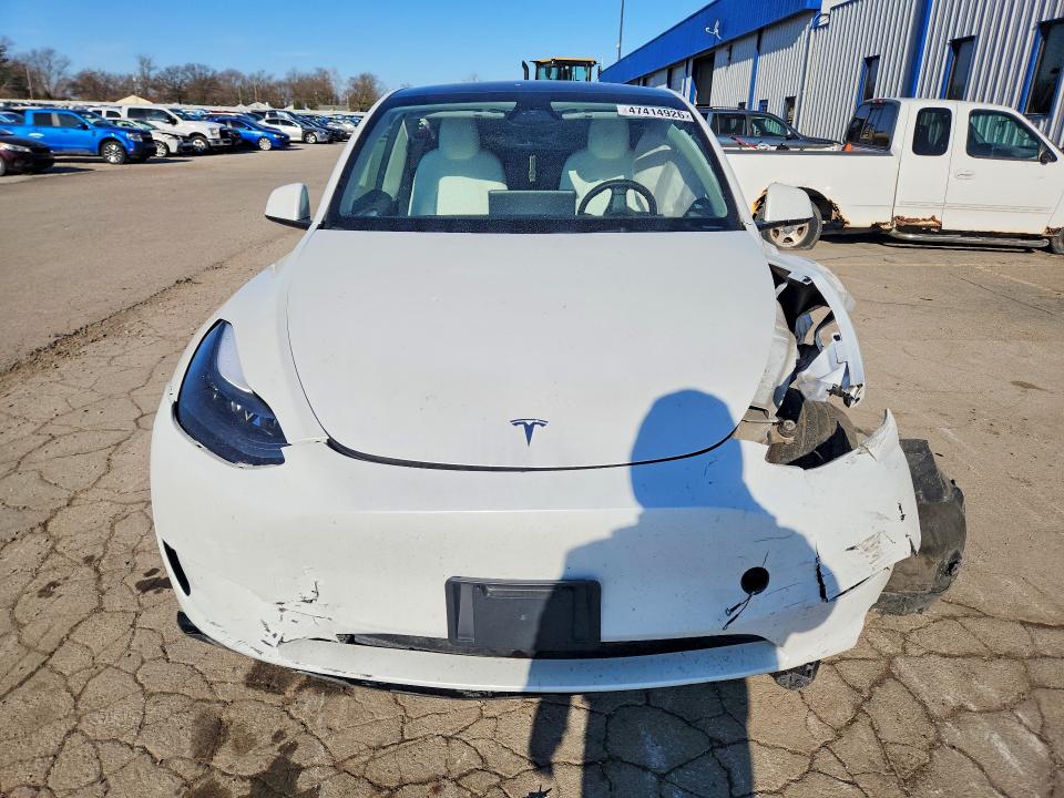 Продажа на аукционе авто 2024 Tesla Model Y, vin: 7SAYGDEE7RF117151, номер лота: 47414926