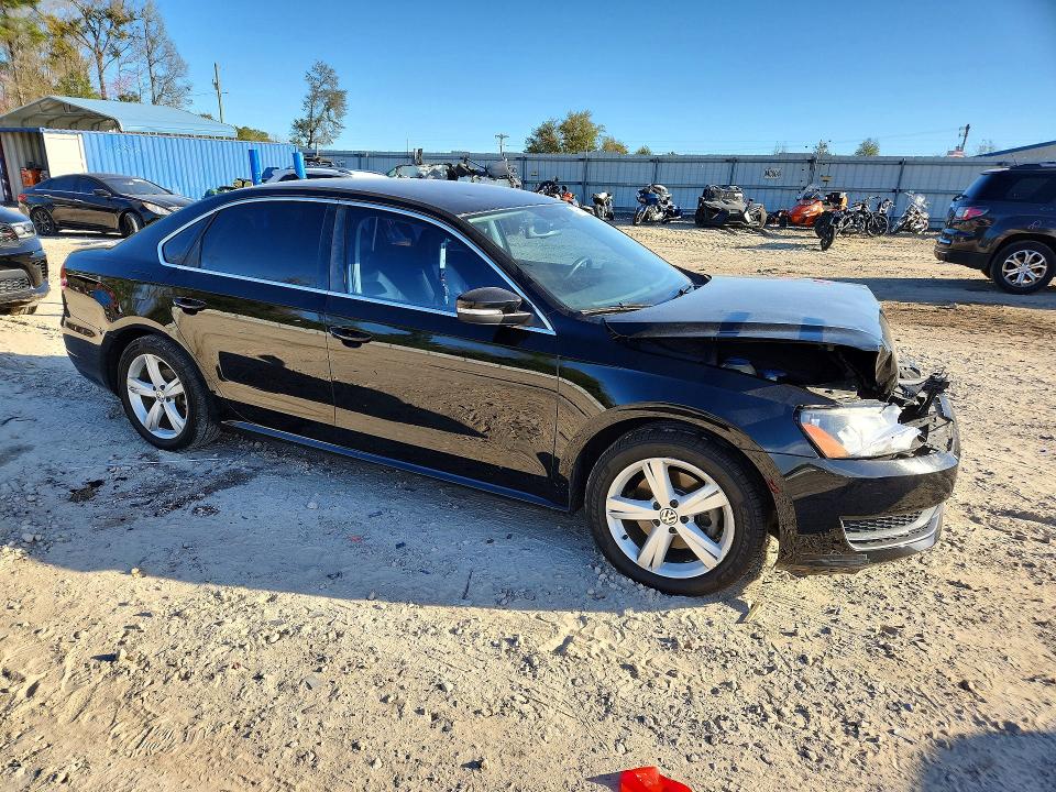 41704566 :رقم المزاد ، 1VWBH7A31EC015676 vin ، 2014 Volkswagen Passat مزاد بيع