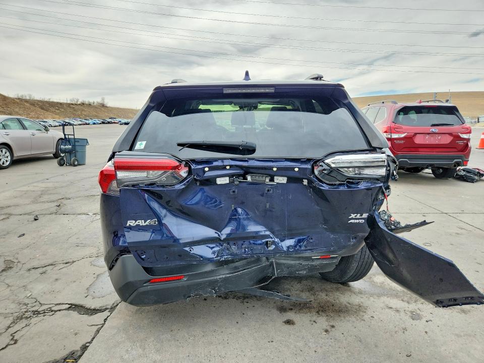 Продажа на аукционе авто 2019 Toyota Rav4, vin: JTMP1RFV7KD039313, номер лота: 45981436