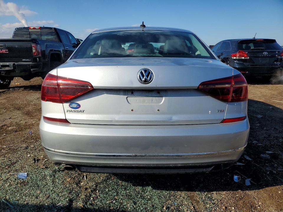 Продажа на аукционе авто 2018 Volkswagen Passat, vin: 1VWAA7A32JC027989, номер лота: 47758916