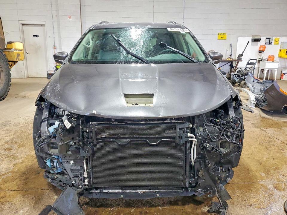 46187336 :رقم المزاد ، 2C4RC1BG9JR111829 vin ، 2018 Chrysler Pacifica مزاد بيع