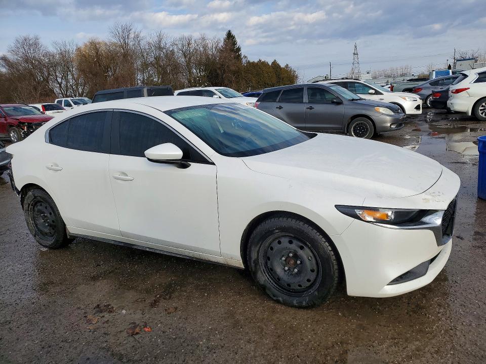 79393325 :رقم المزاد ، 3MZBPBCM7PM359350 vin ، 2023 Mazda 3 مزاد بيع