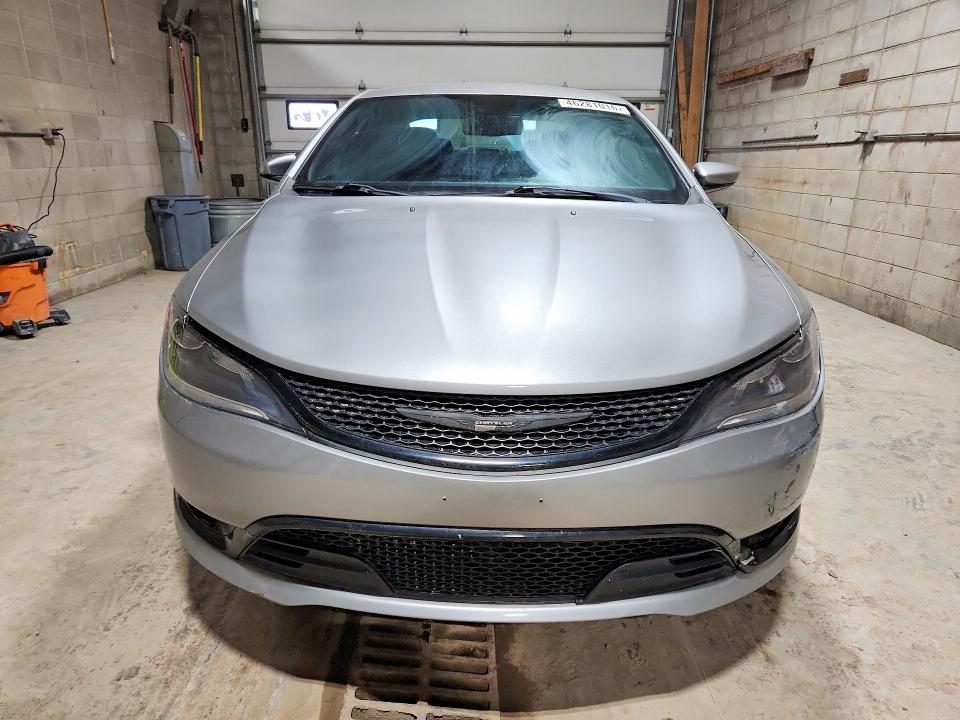 46281016 :رقم المزاد ، 1C3CCCBG7FN505808 vin ، 2015 Chrysler 200 مزاد بيع