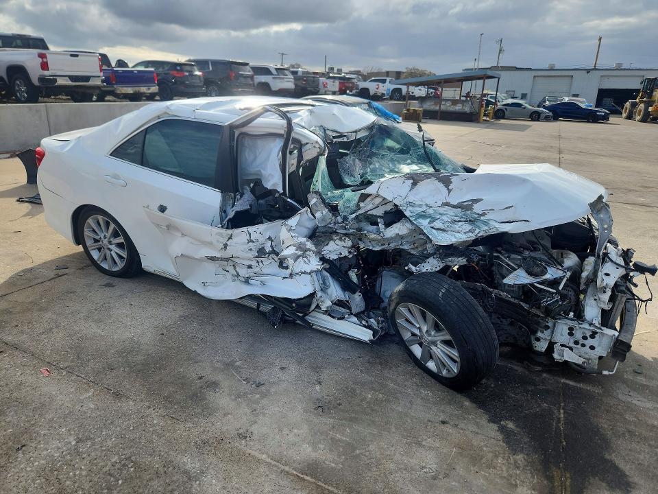 Aukcja sprzedaży 2014 Toyota Camry, vin: 4T4BF1FK1ER364371, numer aukcji: 41818126