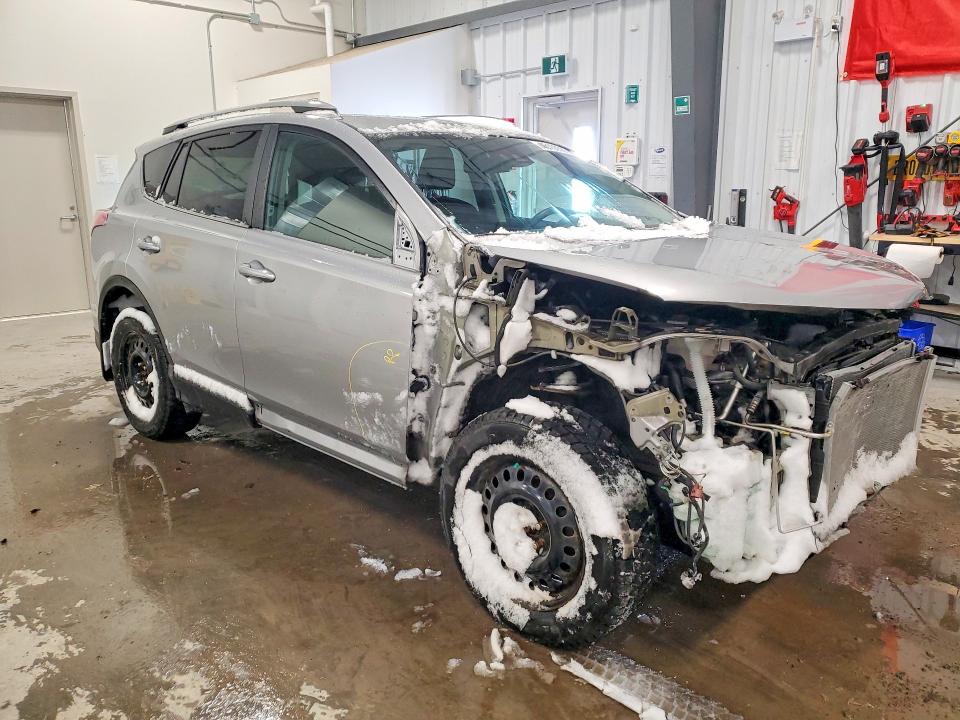 46156586 :رقم المزاد ، 2T3BFREV3JW832879 vin ، 2018 Toyota Rav4 مزاد بيع