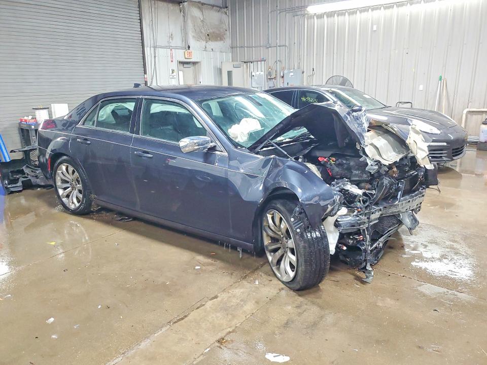 46349346 :رقم المزاد ، 2C3CCAAG1KH705480 vin ، 2019 Chrysler 300 مزاد بيع