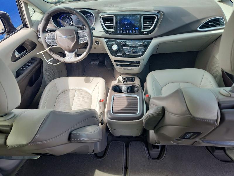 45814826 :رقم المزاد ، 2C4RC1EG6HR525561 vin ، 2017 Chrysler Pacifica مزاد بيع