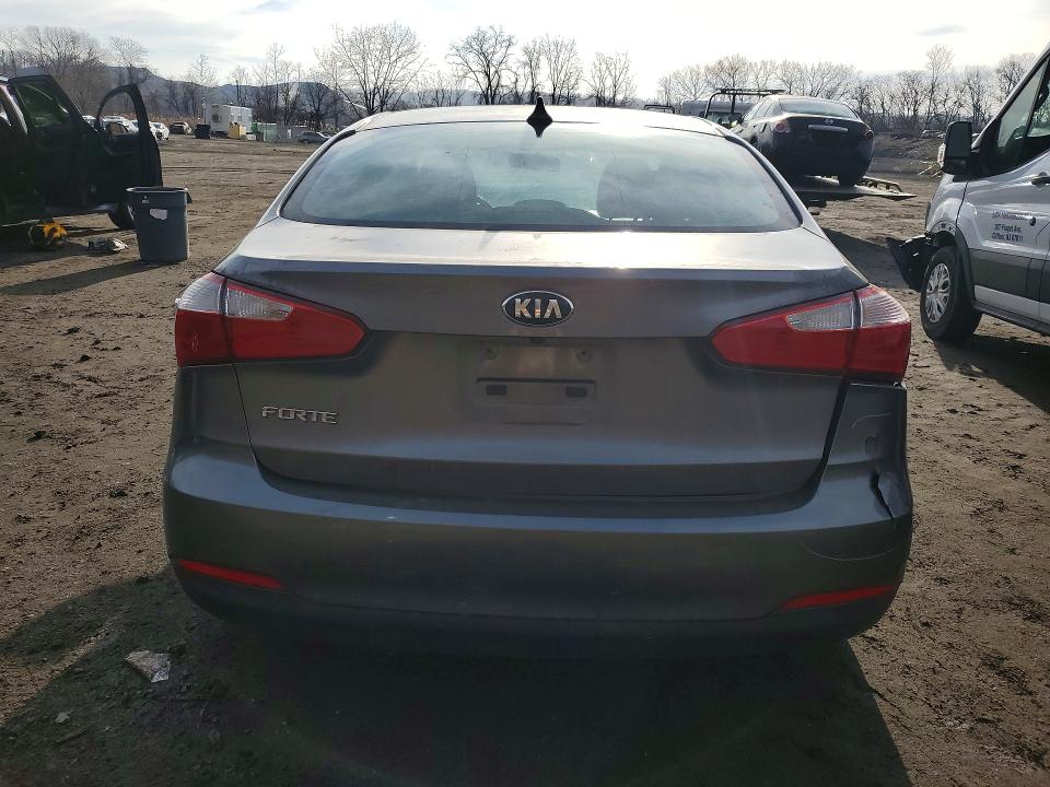 47320296 :رقم المزاد ، KNAFX4A68G5535250 vin ، 2016 Kia Forte مزاد بيع