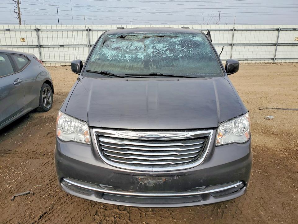 47221976 :رقم المزاد ، 2C4RC1BG3FR630141 vin ، 2015 Chrysler Town & Country مزاد بيع