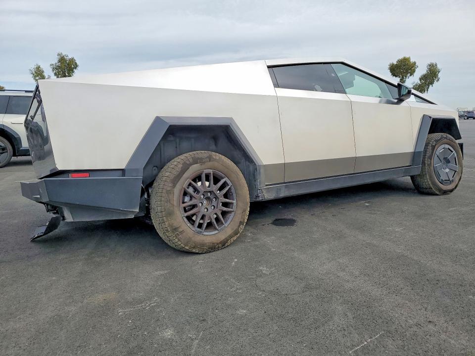 47986756 :رقم المزاد ، 7G2CEHEE9SA062089 vin ، 2025 Tesla Cybertruck مزاد بيع