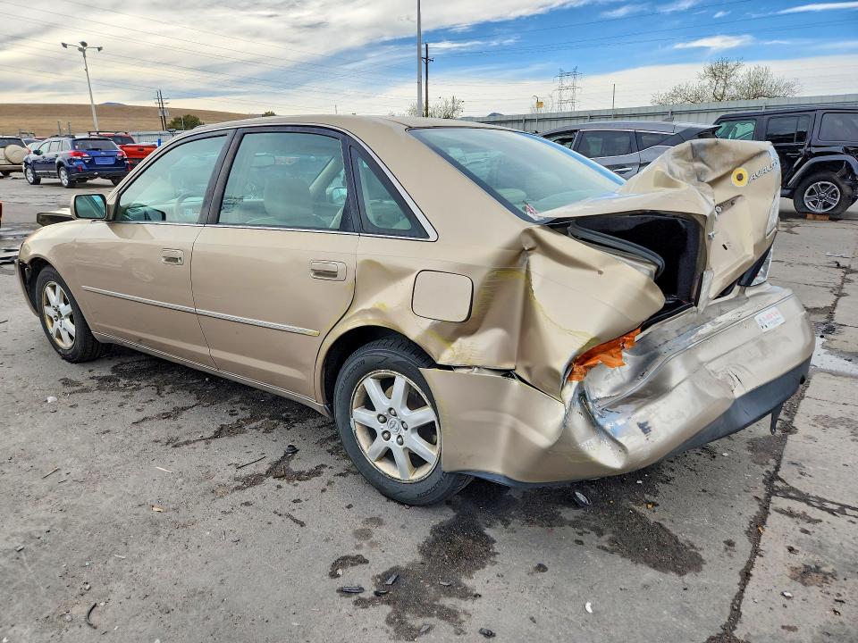 46054286 :رقم المزاد ، 4T1BF28B9YU108156 vin ، 2000 Toyota Avalon مزاد بيع