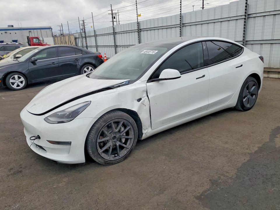 48445716 :رقم المزاد ، 5YJ3E1EB0NF359999 vin ، 2022 Tesla Model 3 مزاد بيع