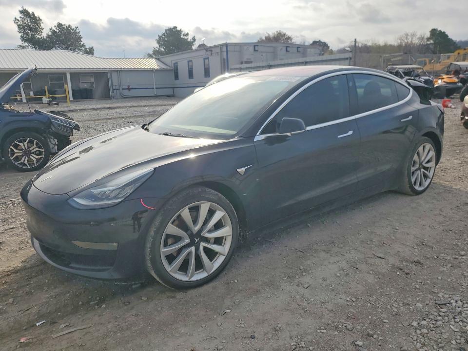 Auction sale of the 2018 Tesla Model 3, vin: 5YJ3E1EA7JF033800, lot number: 78166465