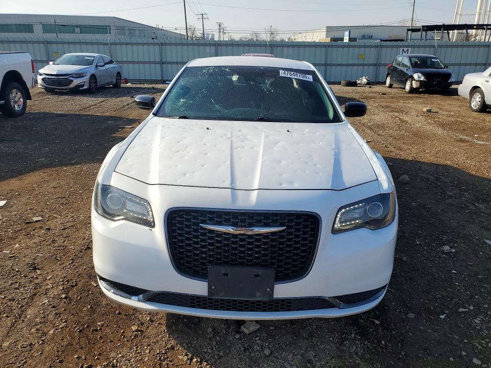 47648706 :رقم المزاد ، 2C3CCAAG6LH128205 vin ، 2020 Chrysler 300 مزاد بيع
