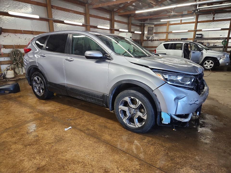 46711606 :رقم المزاد ، 7FARW2H83JE000402 vin ، 2018 Honda Cr-v مزاد بيع