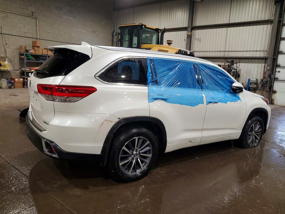 45521886 :رقم المزاد ، 5TDJZRFHXJS534066 vin ، 2018 Toyota Highlander مزاد بيع