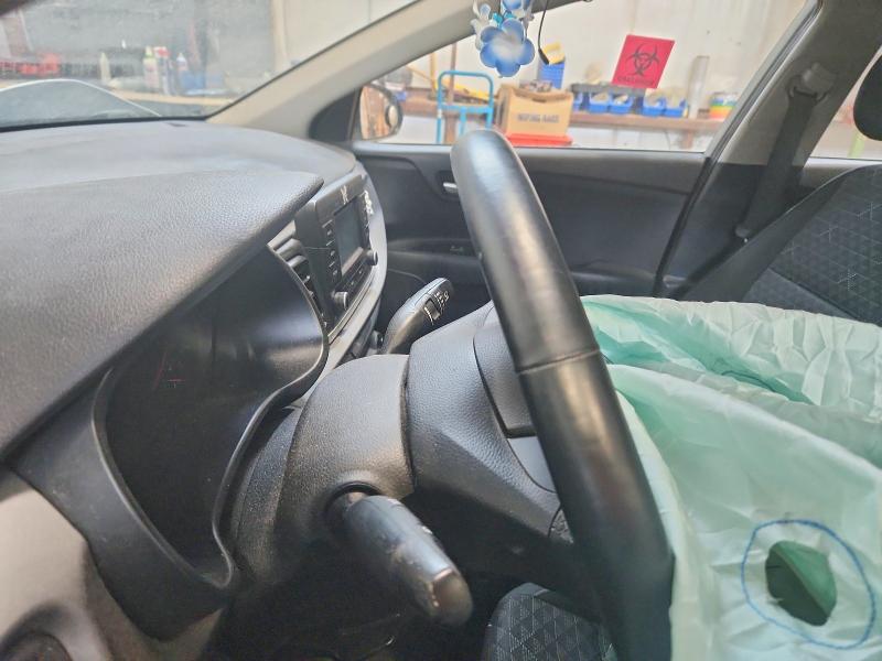 77878205 :رقم المزاد ، 3KPA24AD8LE327961 vin ، 2020 Kia Rio مزاد بيع
