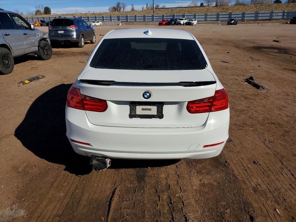 2015 Bmw 328 მანქანა იყიდება აუქციონზე, vin: WBA3B3G57FNT17695, აუქციონის ნომერი: 45596756