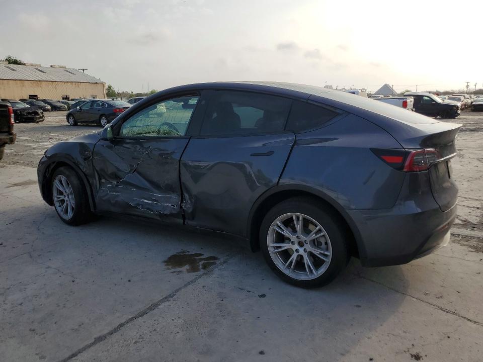 41699716 :رقم المزاد ، 7SAYGDEE9PF979056 vin ، 2023 Tesla Model Y مزاد بيع