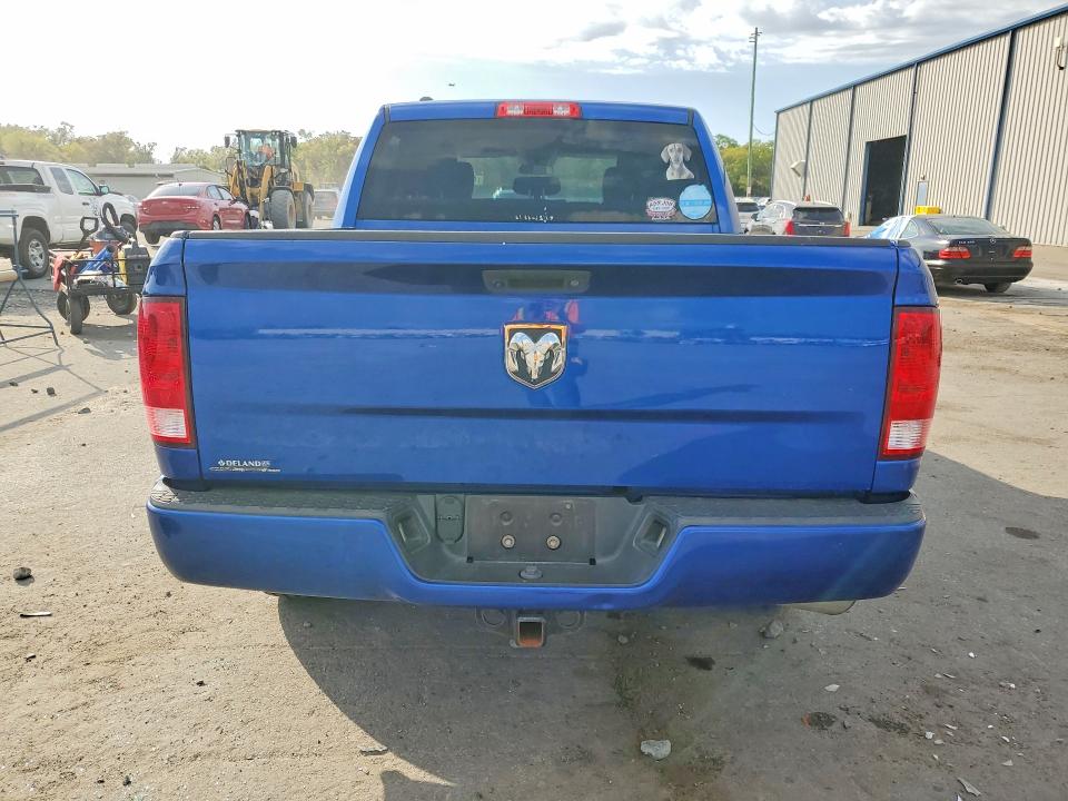 41590296 :رقم المزاد ، 1C6RR6KT8JS315570 vin ، 2018 Ram 1500 مزاد بيع