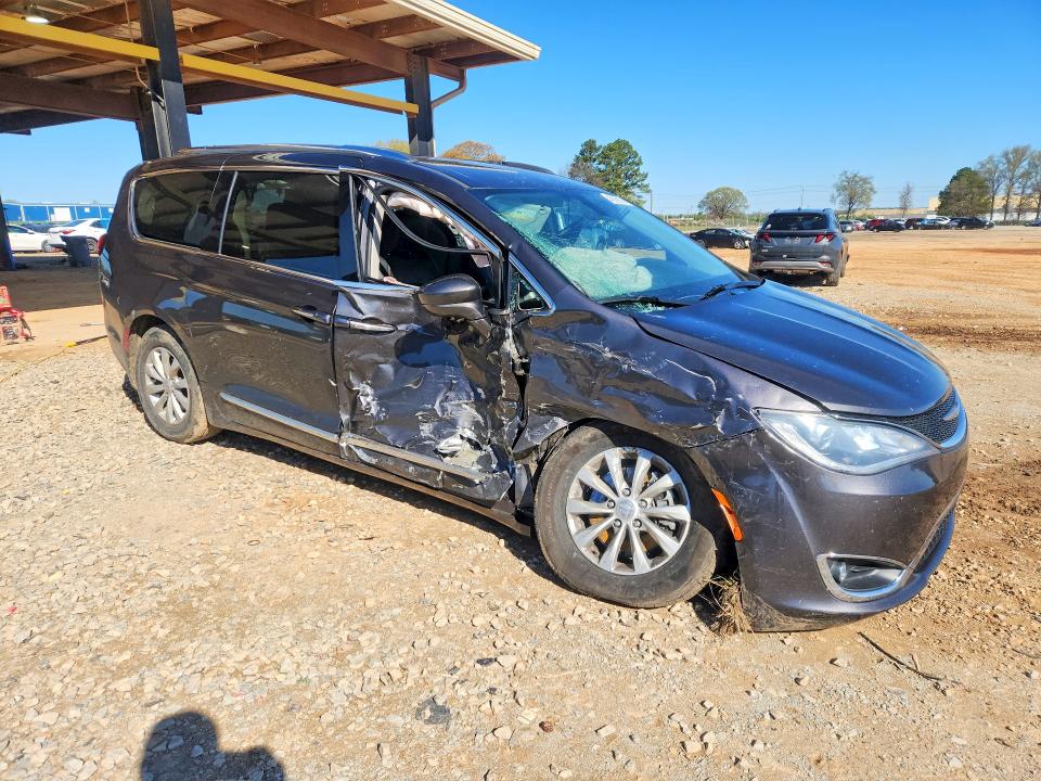 46299836 :رقم المزاد ، 2C4RC1BG6KR596917 vin ، 2019 Chrysler Pacifica مزاد بيع