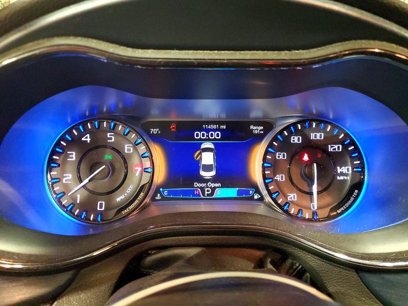 48118006 :رقم المزاد ، 1C3CCCDG5FN736543 vin ، 2015 Chrysler 200 مزاد بيع