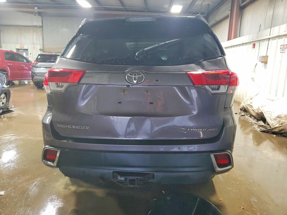 2018 Toyota Highlander მანქანა იყიდება აუქციონზე, vin: 5TDDZRFH3JS873958, აუქციონის ნომერი: 41584046