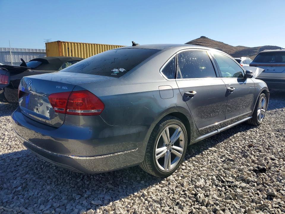 46710806 :رقم المزاد ، 1VWCV7A34FC010017 vin ، 2015 Volkswagen Passat مزاد بيع